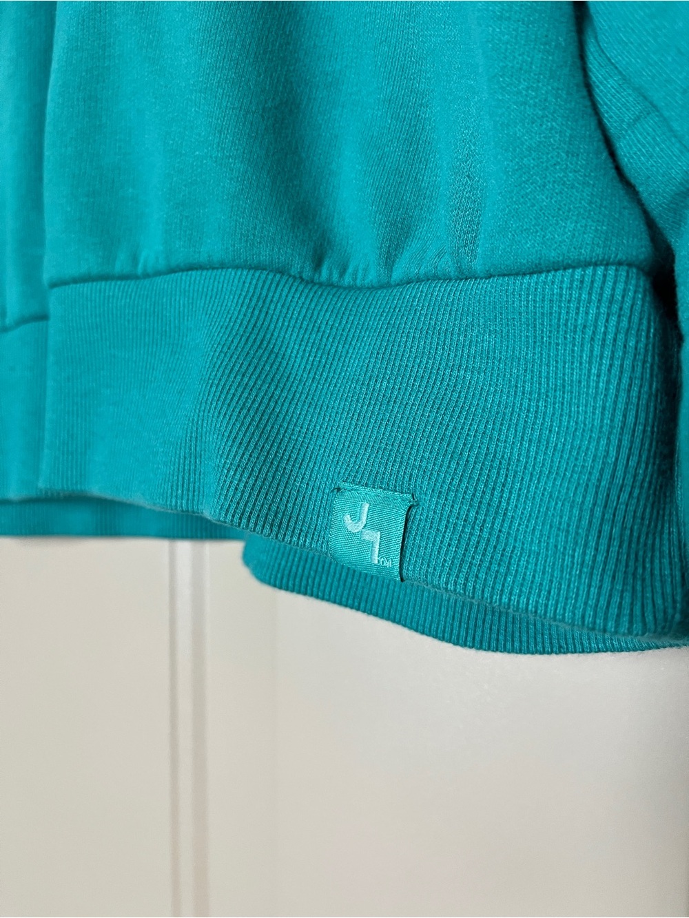 Women’s Teal Joy Lab Cropped Athletic Top - Picture 2 of 4